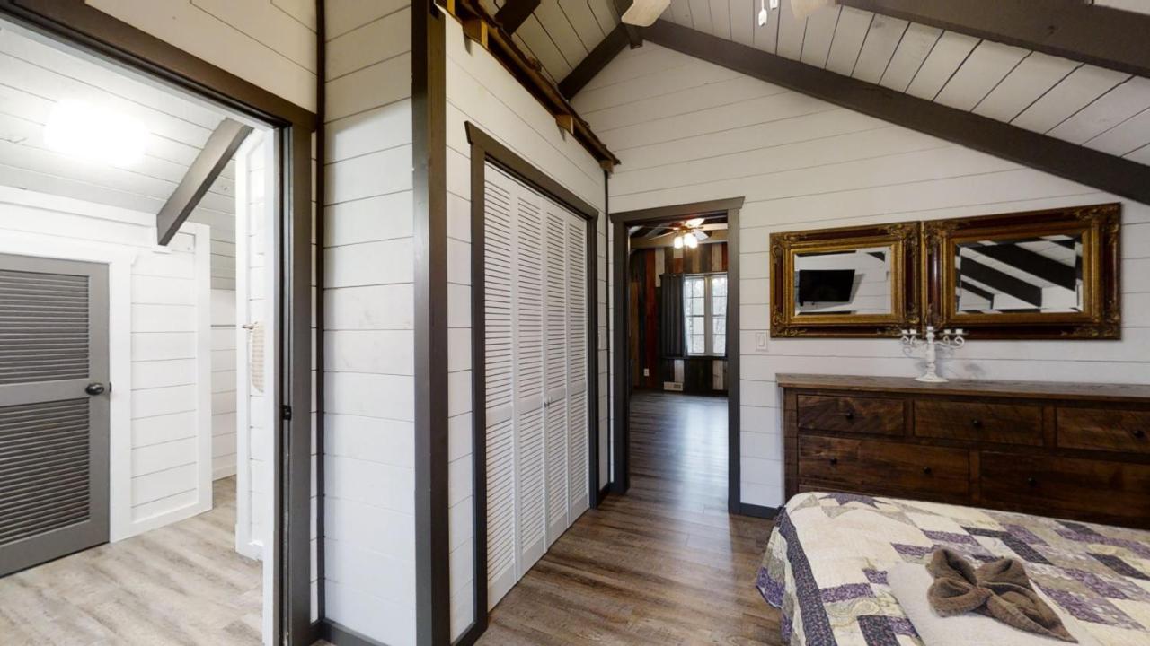 Bigfoots Hideaway Cabin แกตลิงเบิร์ก ภายนอก รูปภาพ