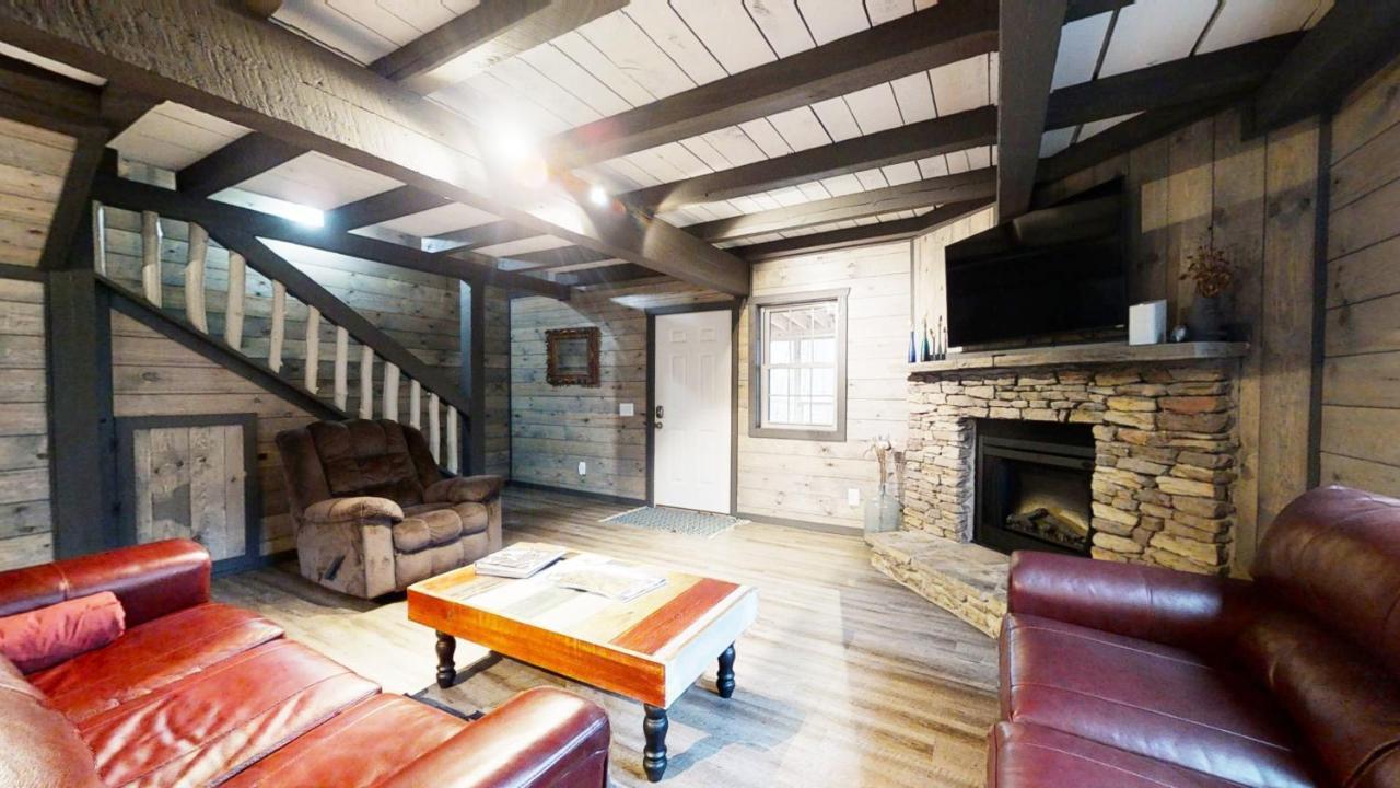 Bigfoots Hideaway Cabin แกตลิงเบิร์ก ภายนอก รูปภาพ