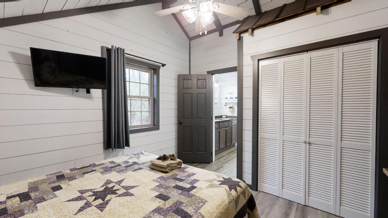 Bigfoots Hideaway Cabin แกตลิงเบิร์ก ภายนอก รูปภาพ